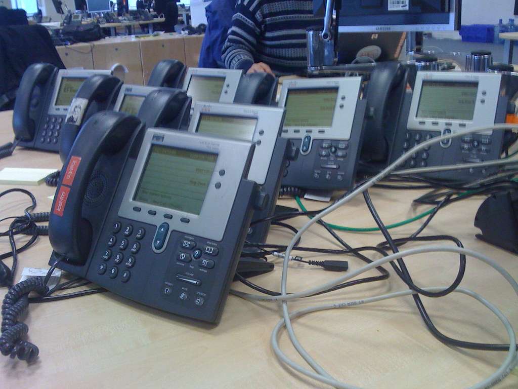 DeskPhonePhoneSystems