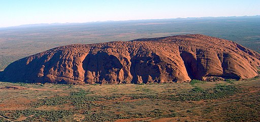 Uluru_(Helicopter_view)-crop