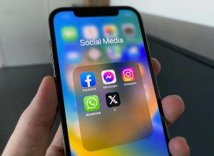 Hospitality & Food Businesses 5 Social Media Marketing